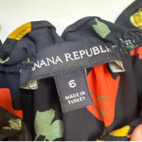 Banana Republic Red Poppy Spring 2020 - Picture 3 of 4